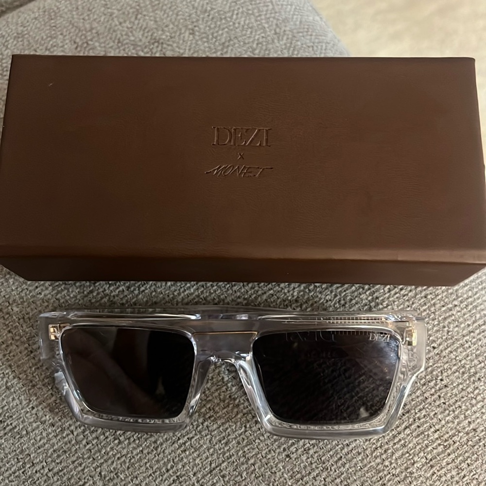 DEZIXMONET SUNGLASSES - SLICK